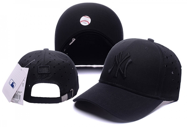 MLB Snapbacks New York Yankees Fitted Caps in Black Logo,Discount Sale,Wholesale online,Official UK Stockists Snapbacks/Hats/Caps